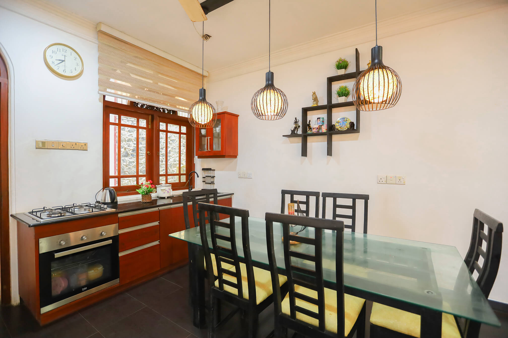 SithRu Villa dining area