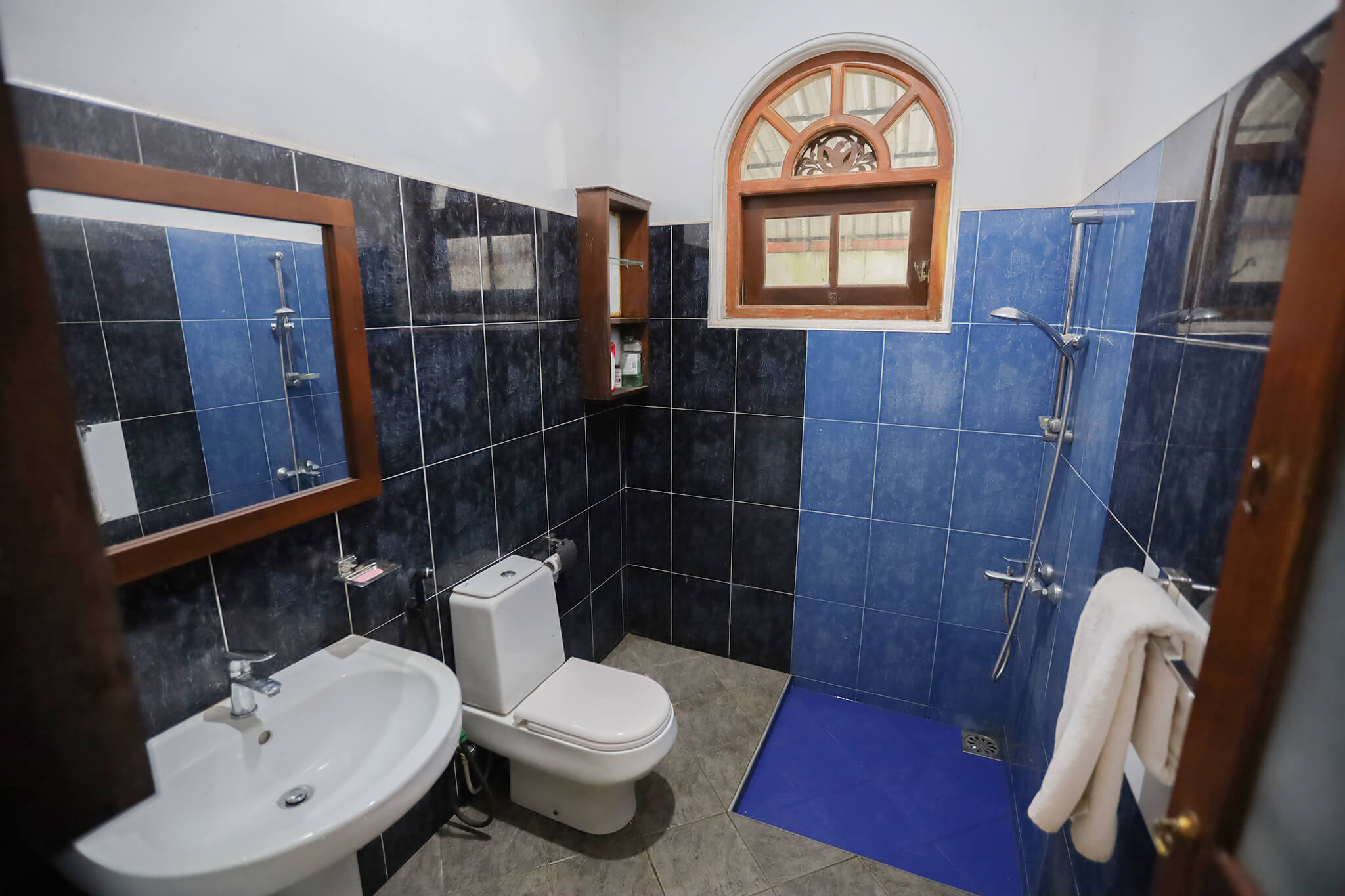 SithRu villa bathroom 1
